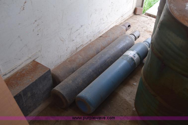 image for item K2992 2008 Forest River enclosed cargo trailer