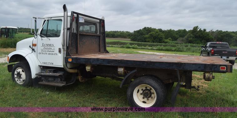 image for item K2995 1993 International 4600 flatbed truck