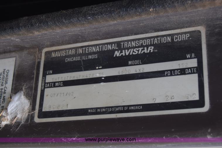 image for item K2995 1993 International 4600 flatbed truck