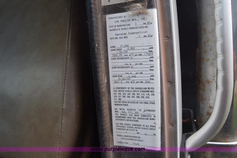 image for item K2995 1993 International 4600 flatbed truck