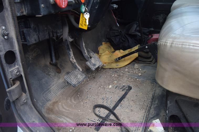 image for item K2995 1993 International 4600 flatbed truck