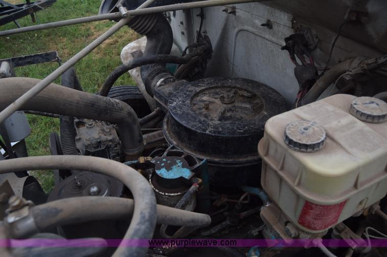 image for item K2995 1993 International 4600 flatbed truck