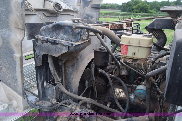 image for item K2995 1993 International 4600 flatbed truck