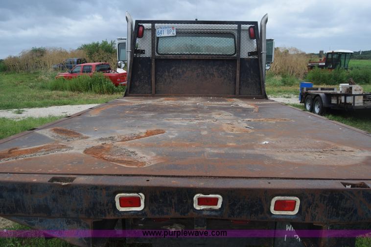 image for item K2995 1993 International 4600 flatbed truck