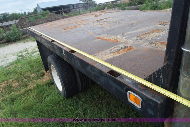 image for item K2995 1993 International 4600 flatbed truck