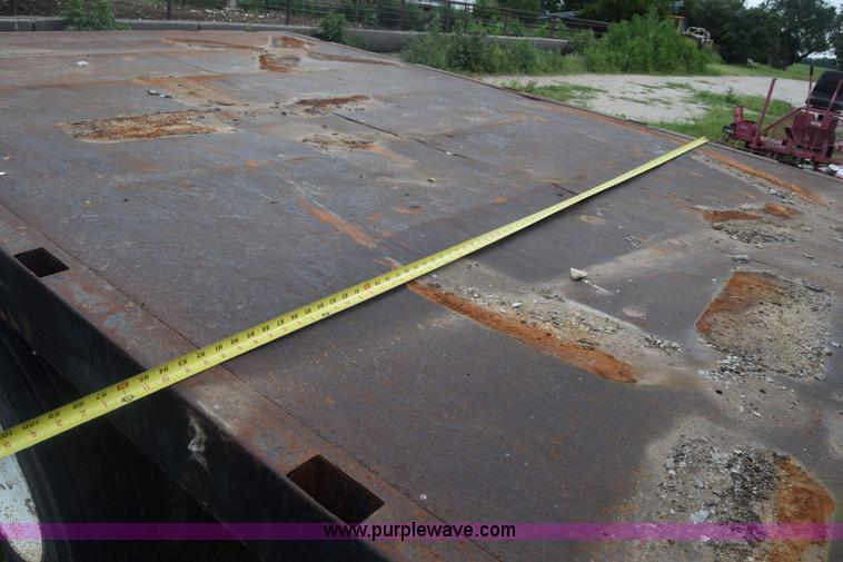 image for item K2995 1993 International 4600 flatbed truck