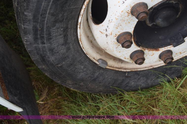 image for item K2995 1993 International 4600 flatbed truck