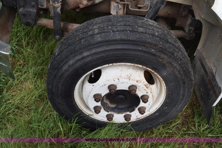 image for item K2995 1993 International 4600 flatbed truck