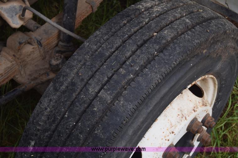 image for item K2995 1993 International 4600 flatbed truck