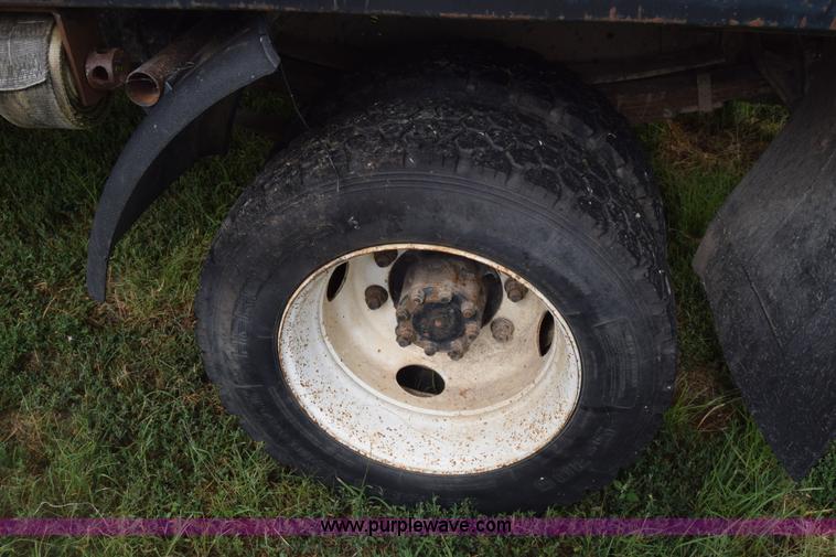 image for item K2995 1993 International 4600 flatbed truck