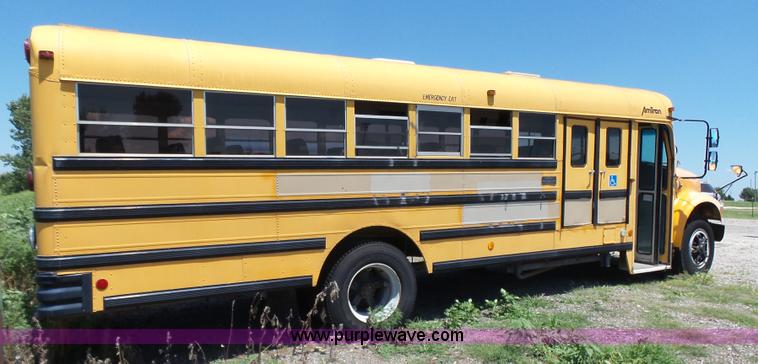 image for item K3137 1993 International 3800 Amtran school bus
