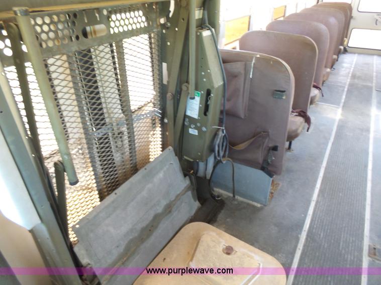 image for item K3137 1993 International 3800 Amtran school bus