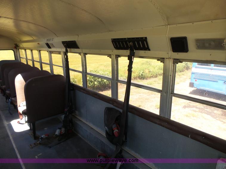 image for item K3137 1993 International 3800 Amtran school bus