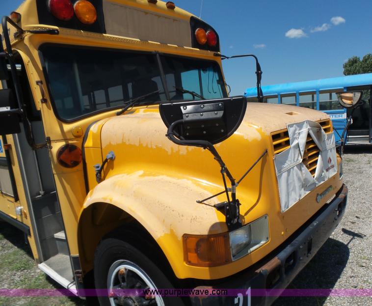 image for item K3137 1993 International 3800 Amtran school bus