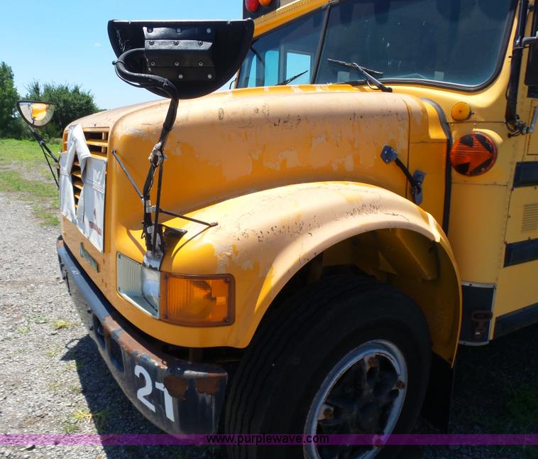 image for item K3137 1993 International 3800 Amtran school bus