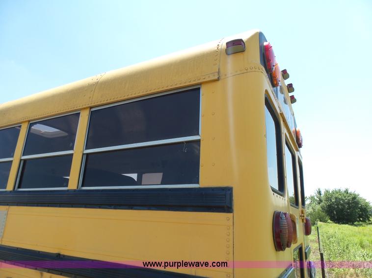 image for item K3137 1993 International 3800 Amtran school bus
