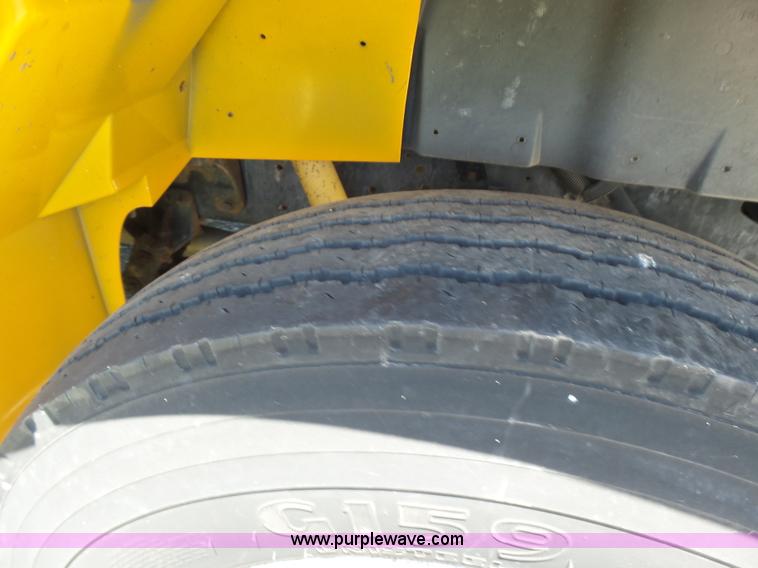 image for item K3137 1993 International 3800 Amtran school bus