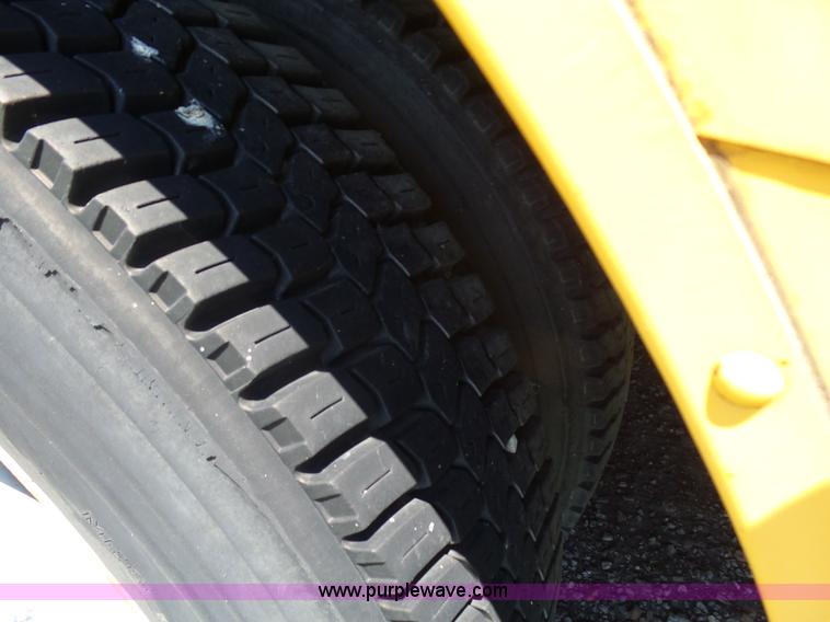 image for item K3137 1993 International 3800 Amtran school bus