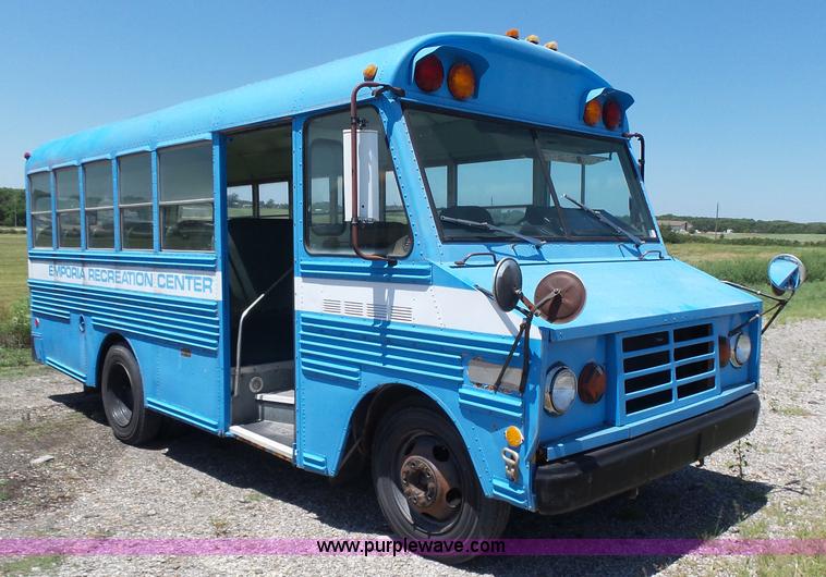 image for item K3138 1981 Chevrolet P30 bus