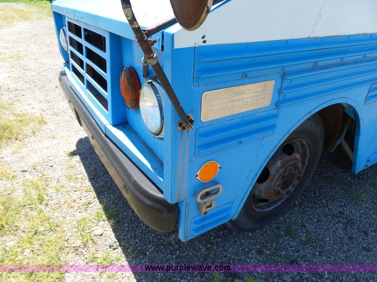 image for item K3138 1981 Chevrolet P30 bus