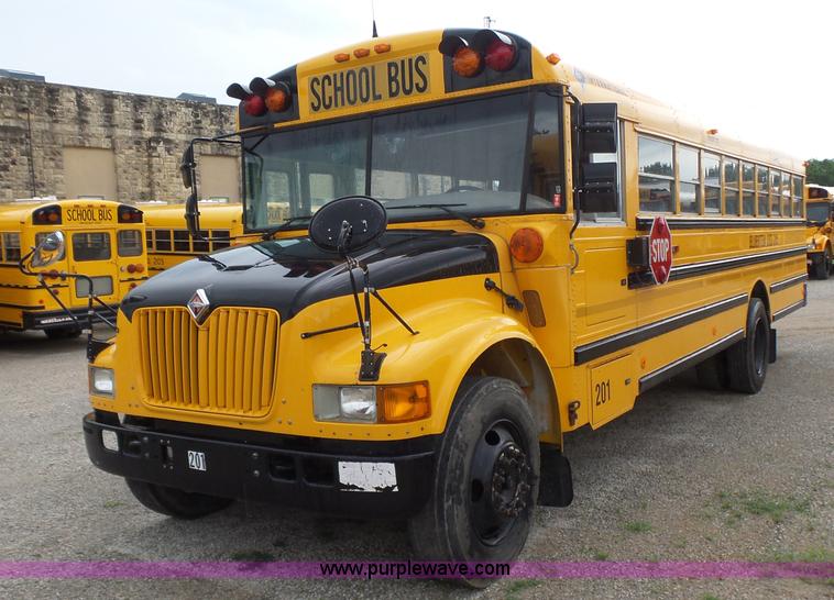 image for item K3164 2002 International 3800 school bus