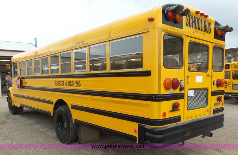 image for item K3164 2002 International 3800 school bus