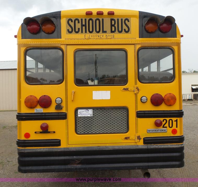 image for item K3164 2002 International 3800 school bus