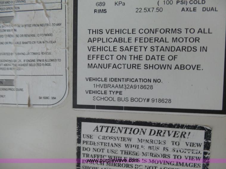 image for item K3164 2002 International 3800 school bus