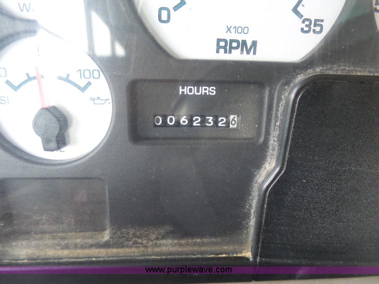 image for item K3164 2002 International 3800 school bus