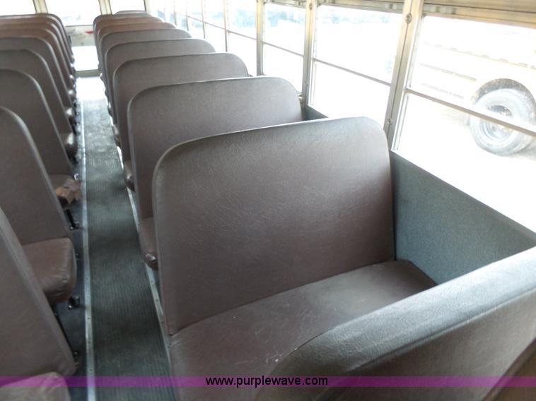 image for item K3164 2002 International 3800 school bus