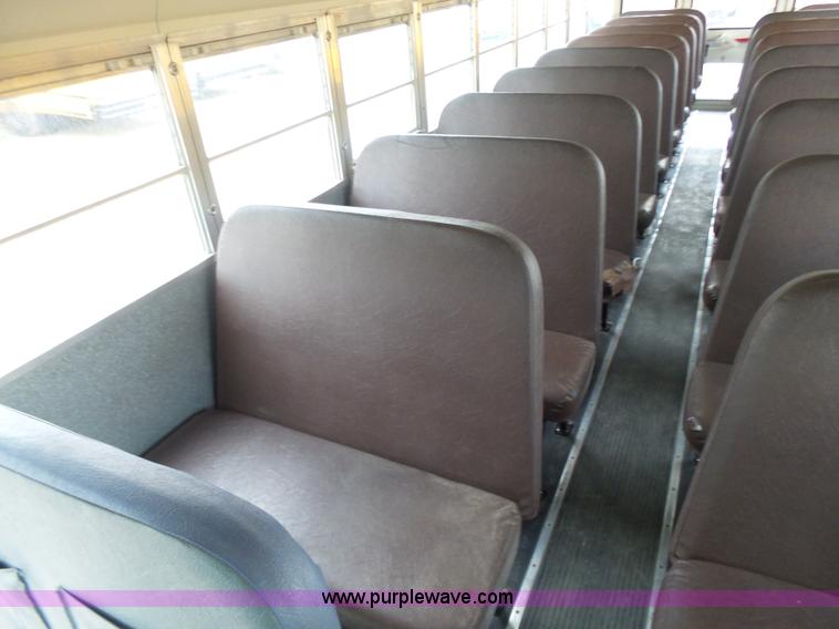 image for item K3164 2002 International 3800 school bus