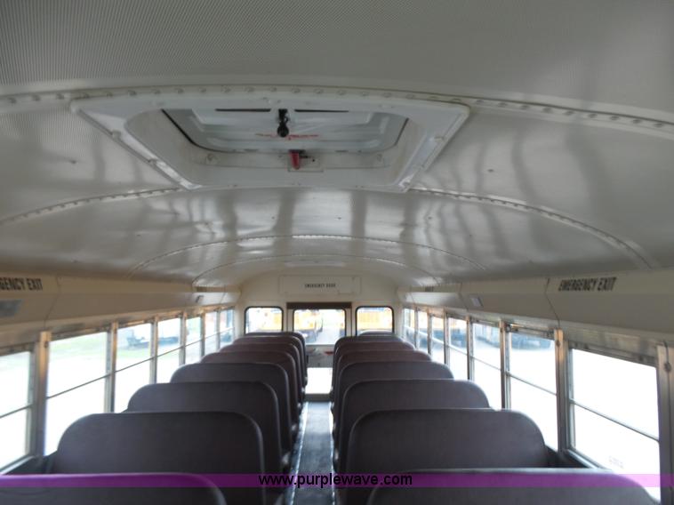image for item K3164 2002 International 3800 school bus