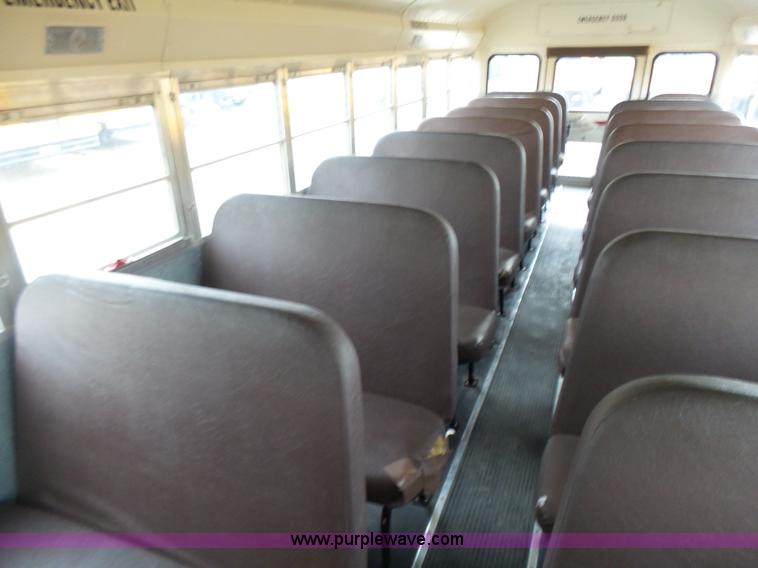 image for item K3164 2002 International 3800 school bus