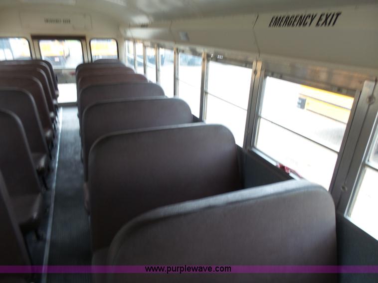 image for item K3164 2002 International 3800 school bus