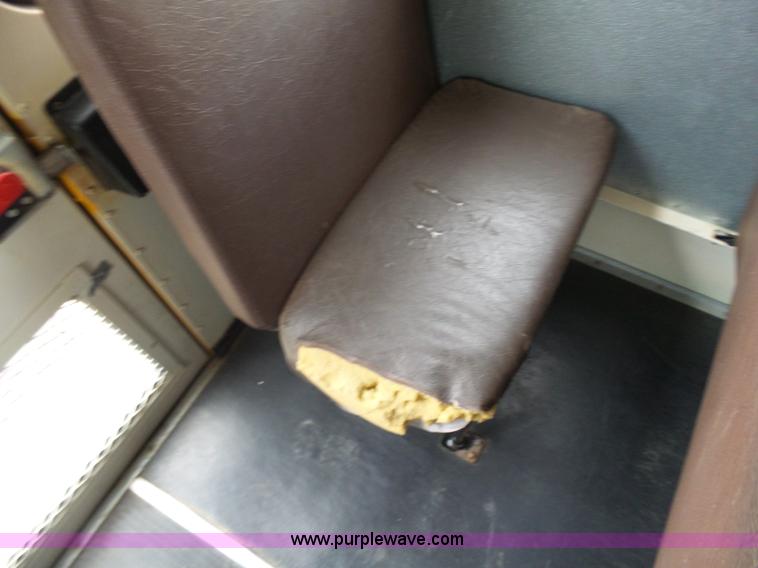 image for item K3164 2002 International 3800 school bus