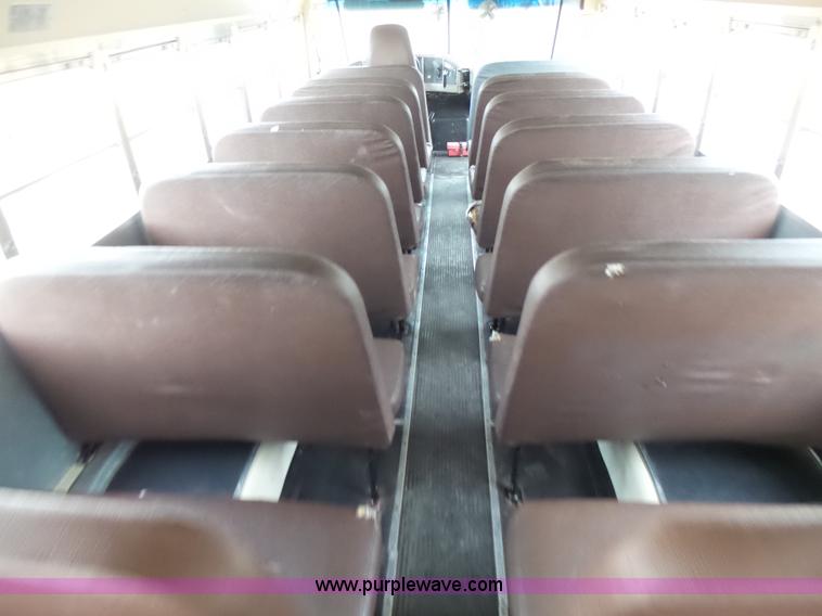 image for item K3164 2002 International 3800 school bus