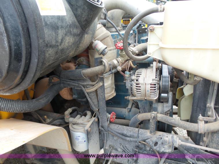 image for item K3164 2002 International 3800 school bus