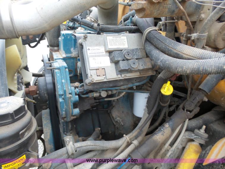 image for item K3164 2002 International 3800 school bus