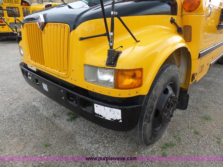 image for item K3164 2002 International 3800 school bus