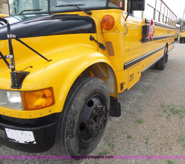 image for item K3164 2002 International 3800 school bus
