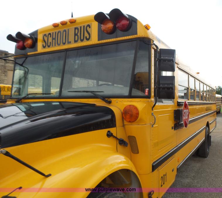 image for item K3164 2002 International 3800 school bus