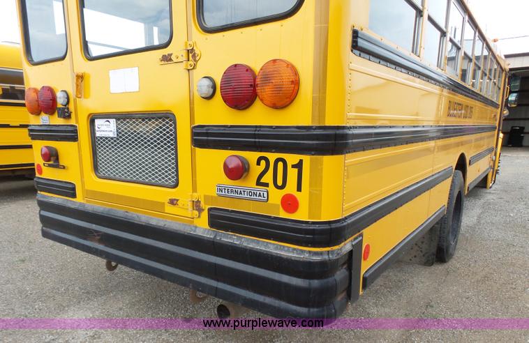 image for item K3164 2002 International 3800 school bus