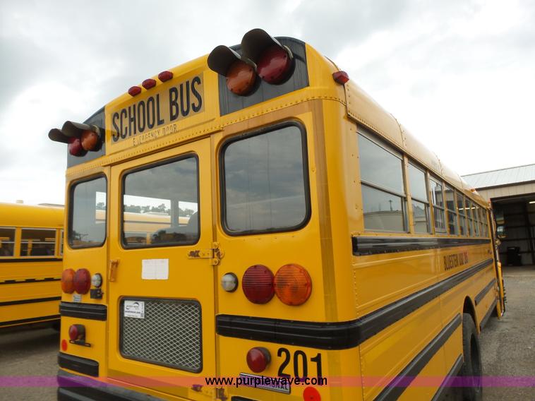 image for item K3164 2002 International 3800 school bus