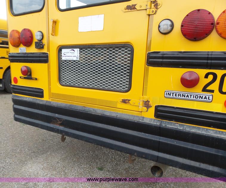 image for item K3164 2002 International 3800 school bus