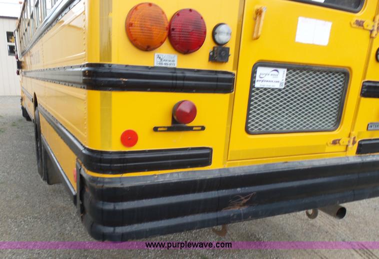 image for item K3164 2002 International 3800 school bus