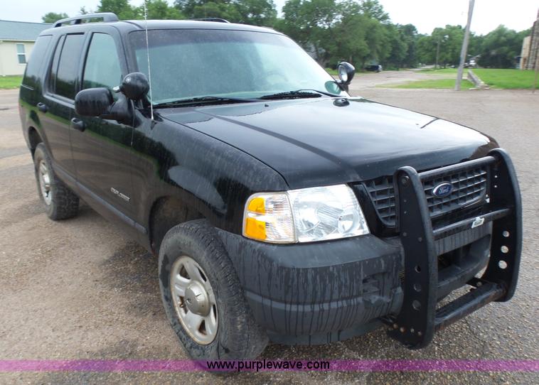 image for item K3165 2004 Ford Explorer SUV