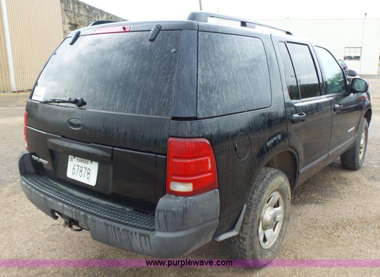 image for item K3165 2004 Ford Explorer SUV