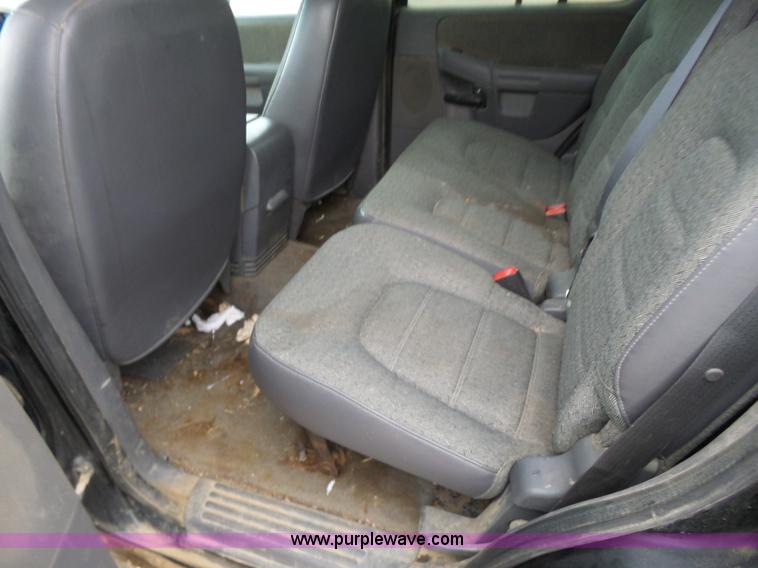 image for item K3165 2004 Ford Explorer SUV