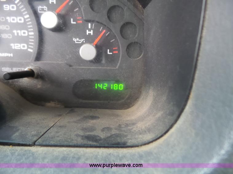 image for item K3165 2004 Ford Explorer SUV