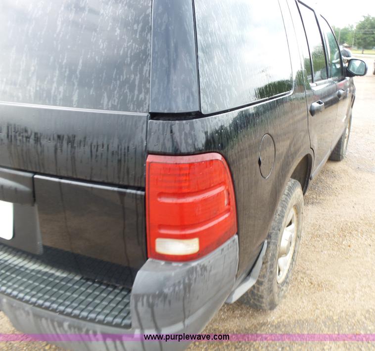 image for item K3165 2004 Ford Explorer SUV